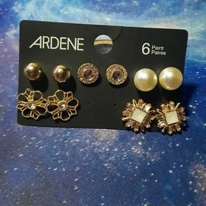 *never worn* 5 price earring set
